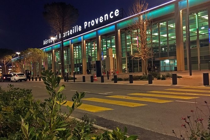 Airport-Marseille Center Transfers: Luxury and Comfort VTC." - Service Highlights