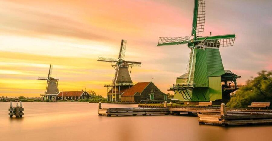Amsterdam: Private Zaanse Schans Windmills and Volendam Trip