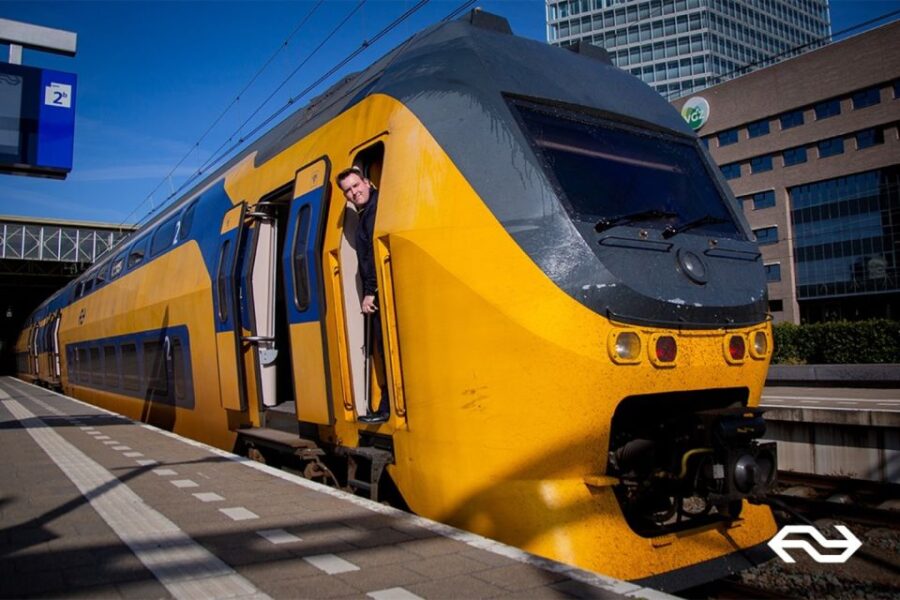 Amsterdam: Train Transfer Amsterdam From/To Leiden