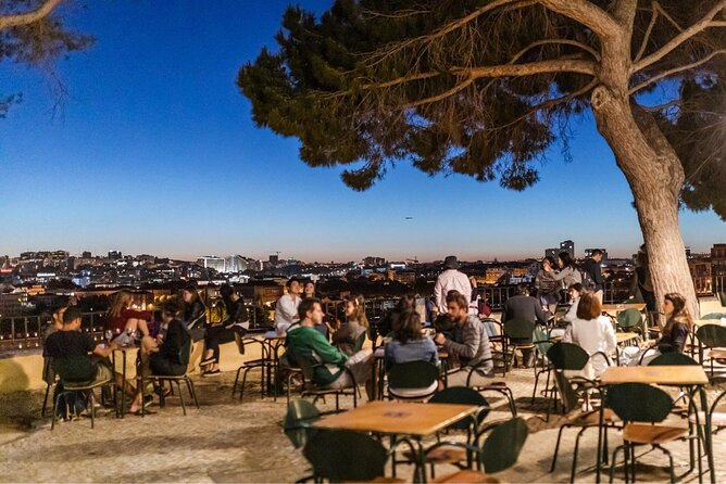An Authentic Evening In Lisbon: Listening To Fado With Local Host
