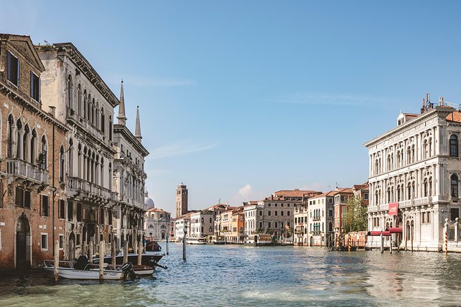 ANGLE – Photo Session in Venice With Local Photographer
