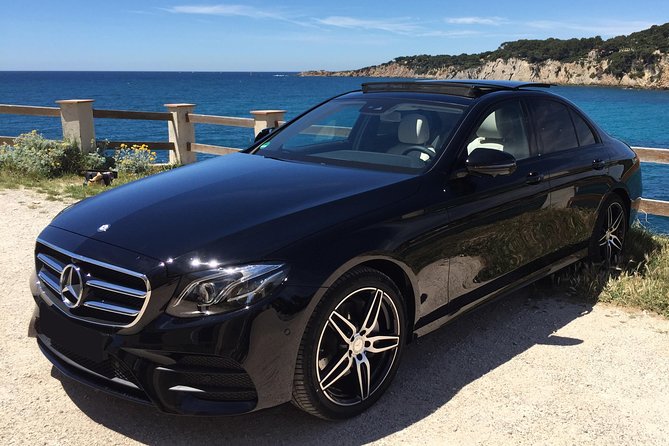 Arrival Private Transfer: Seattle Airport SEA to Seattle in Business Car