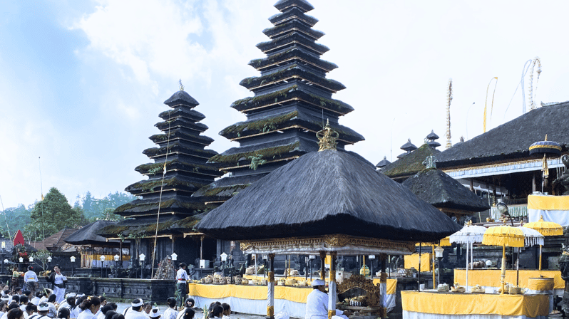 Balis Mother Temple : Besakih & the Universes Miniature