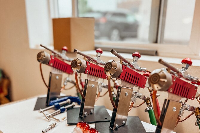 Beginners Glass Blowing Lessons in Portland, Oregon
