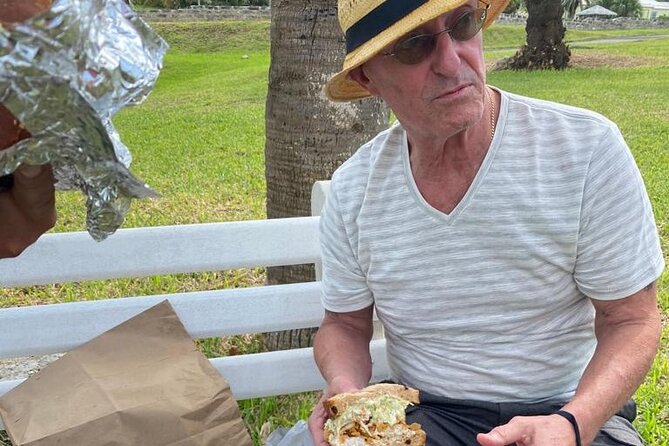 Bermudas Island Discovery Tour With the Famous Fish Sandwich Experience