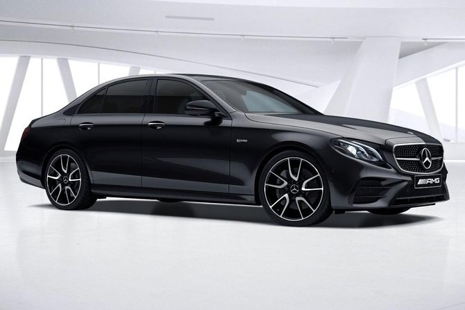 Birmingham Airport Transfer: Airport BHX to Birmingham in Business Car