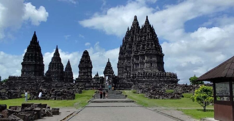 Borobudur Climb To The Top, Prambanan & Ramayana Ballet