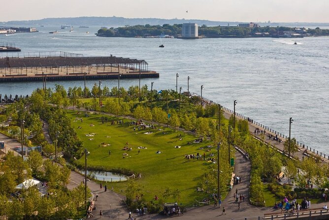 Brooklyn Art Walk, Drink Crawl, & City Views