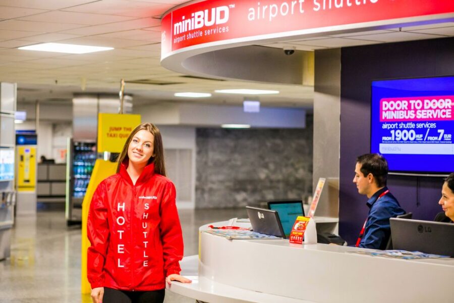 Budapest: Shared Airport Shuttle Bus Transfer