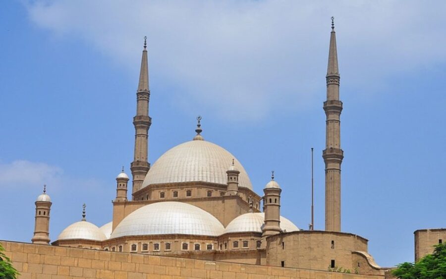 Cairo: Giza Pyramids, Citadel and Old Cairo Private Day Tour