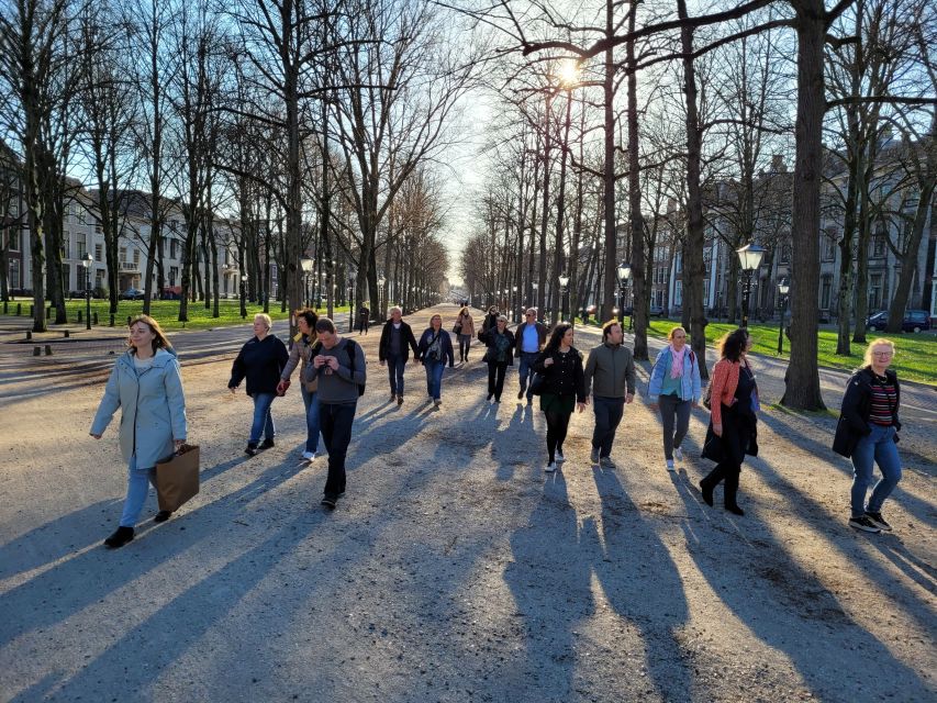 Centre the Hague on Foot With Wonderful Storyteller – 2hr
