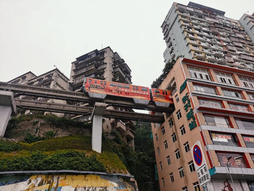 Chongqing: One-Day Citytour and Cuisine (No Car, Citywalk)