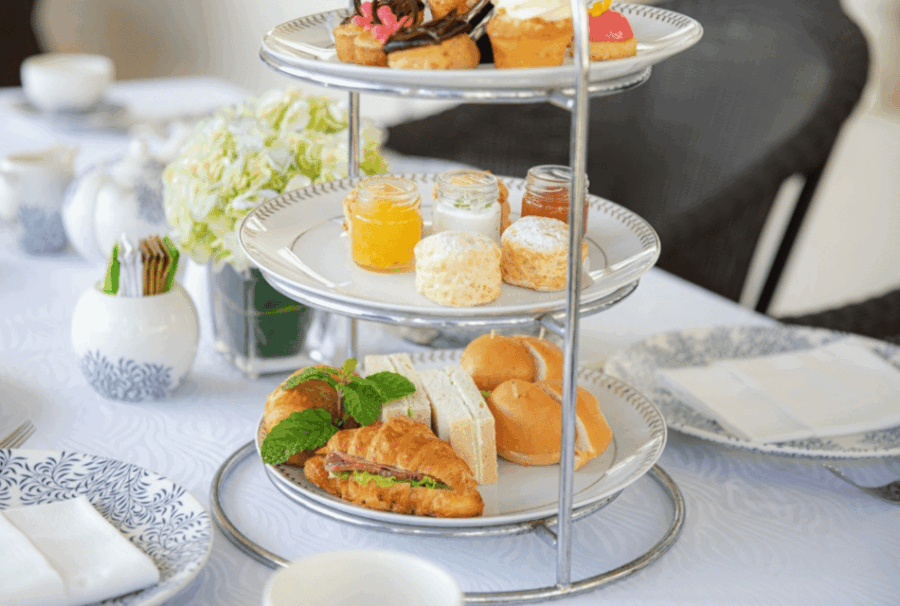 Colombo: Grand Afternoon Tea at the Galle Face Hotel+Bubbly!