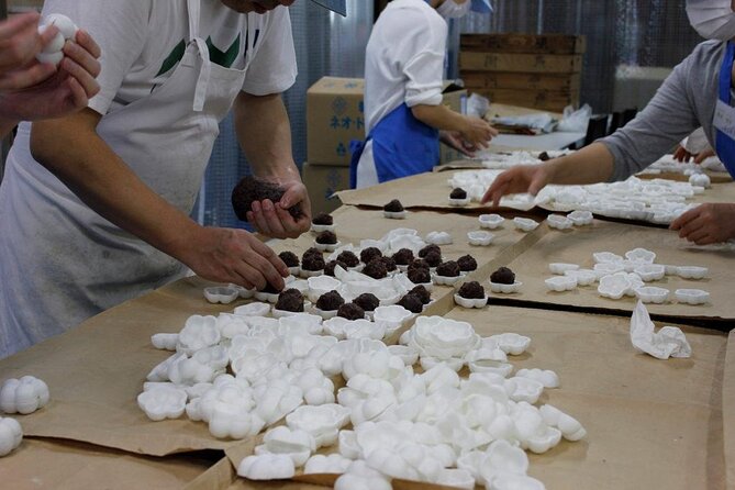 Craft Personalized Fortune Sweets At A Renowned Shop
