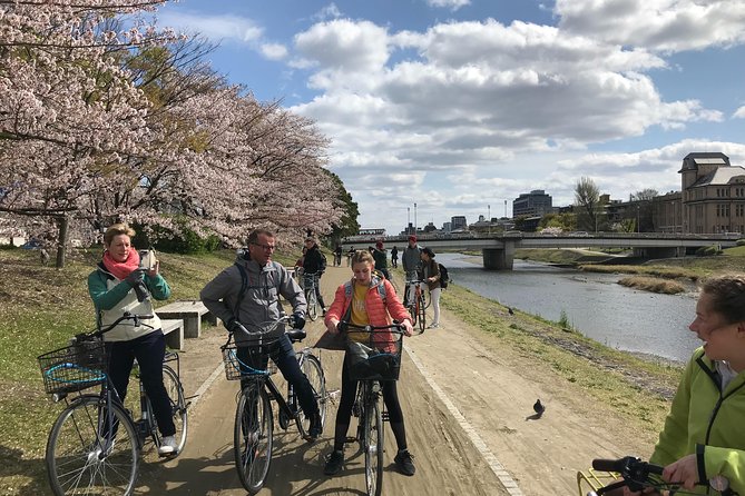 Cycle Kyotos Hidden Gems & Gion Stroll