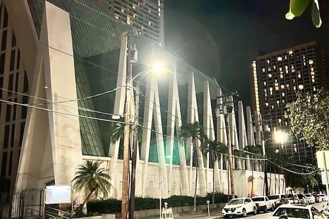 Dark Side Adventure Tours: Ghosts of Waikiki