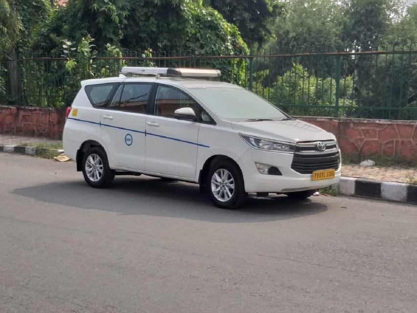 Delhi: One-Way Private Transfer To/From Agra