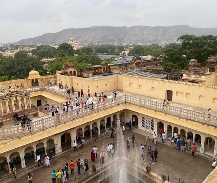 Delhi to Jaipur: A Day Adventure