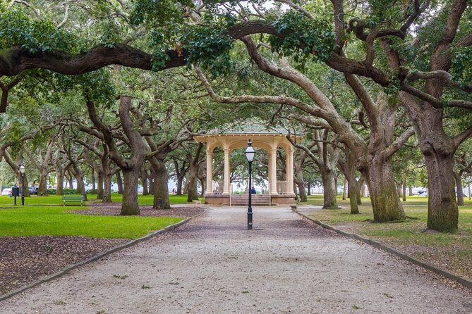 Discover Charleston! (Small Group Walking Tour – Max 10 Guests)