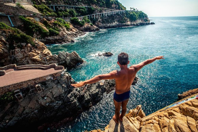 Divers Show and Luxury Dinner in Acapulco