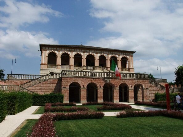 Dolce Vita Tour With Cheese, Olive Oil and Wine Experiences