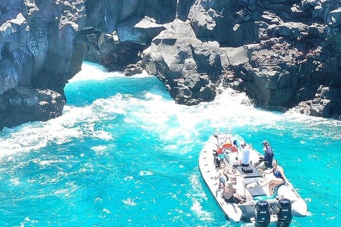 Dolphin, Sea Cave & Captain Cook Snorkel Combo in Kealakekua Bay