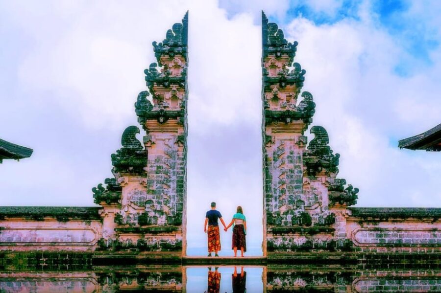 East Bali Tour: Besakih Temple, Lempuyang Gate, Tirta Gangga