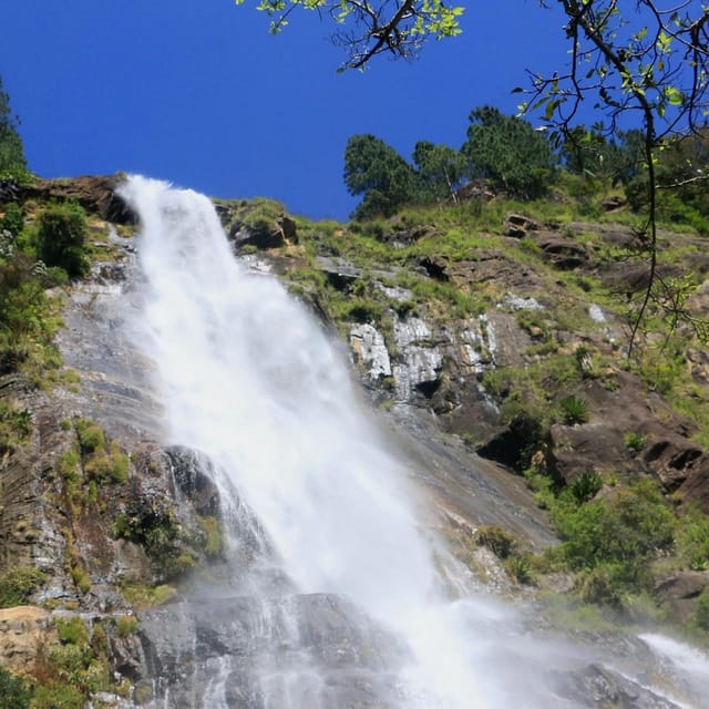 Ella :- Private TukTuk Transfer to Babarakanda Waterfalls