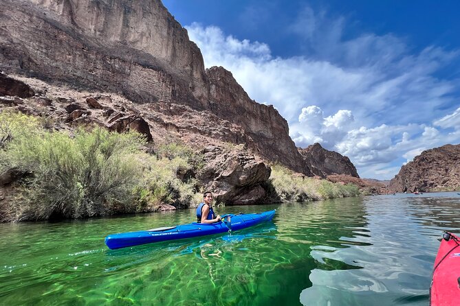 Emerald Cave Kayak Rental: A Detailed Review - The Kayak Rental Experience