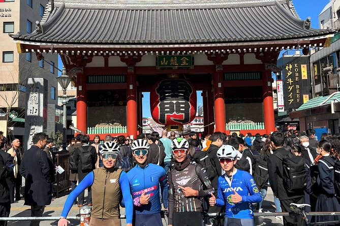 English/Italian Guided Cycling Tour in Tokyo(With a Rental Bike)