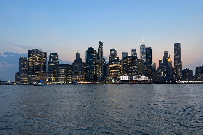 Evening Experience With Views and Drinks From Manhattan to Brooklyn