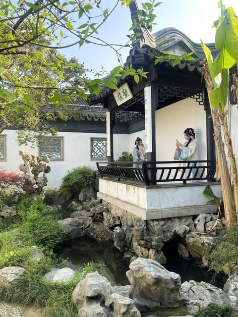 Explore Suzhous Hidden Gardens&Enchanting Tongli Watertown