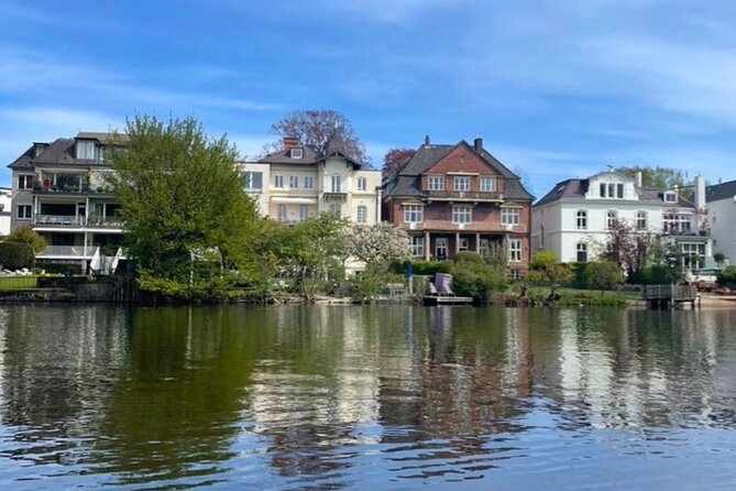 Fairy Flight Self-Guided City Puzzles in Hamburg With Your Smartphone