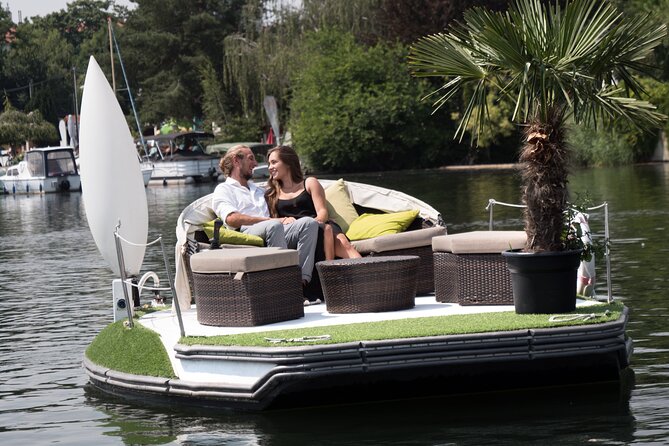 Floating Dinner Vienna: Private Dinning Experience on Danube - Experience Overview