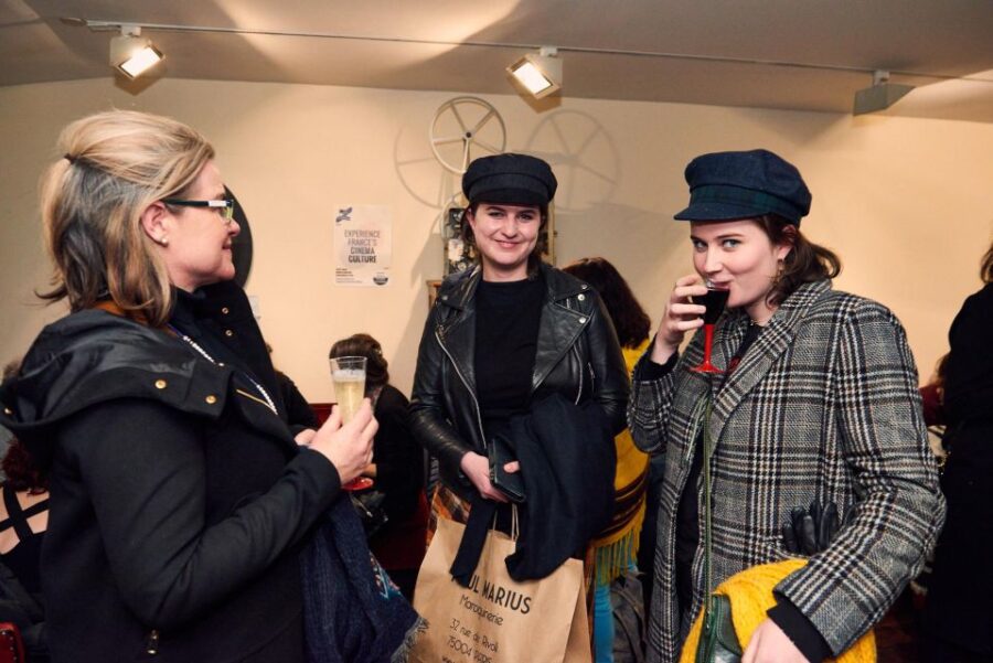 French Films With English Subtitles in Paris - Overview of the Experience