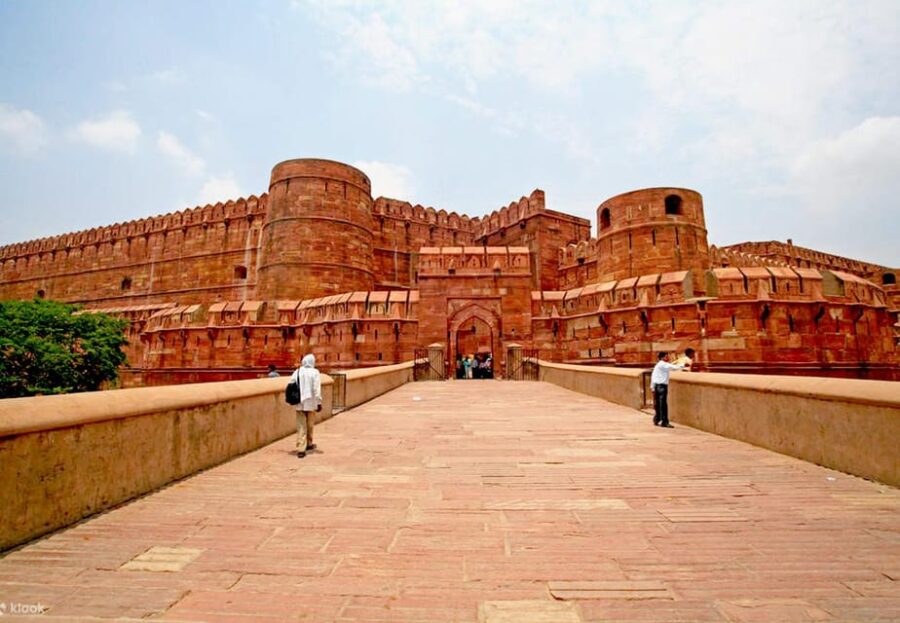 From Agra: Taj Mahal Trip With Elephant Conservation by Car