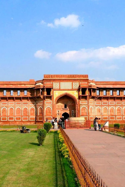 From Agra: Taj Mahal Trip With Elephant Conservation by Car