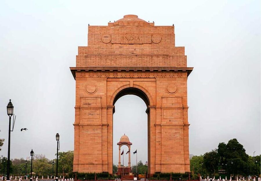 From Delhi : 1-day Delhi and 1-day Agra Tour by Private Car