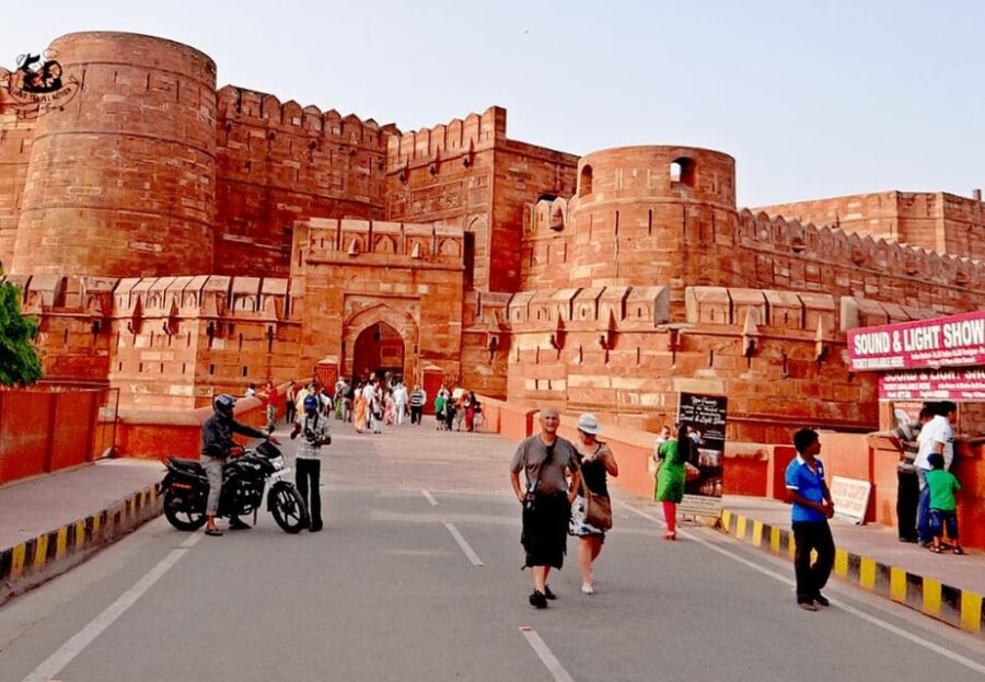 From Delhi : 1-Day Trip to Taj Mahal and Agra by Car