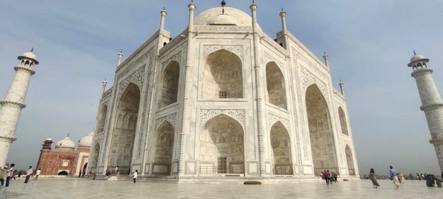 From Delhi: Private Taj Mahal, Vrindavan & Mathura Tour.