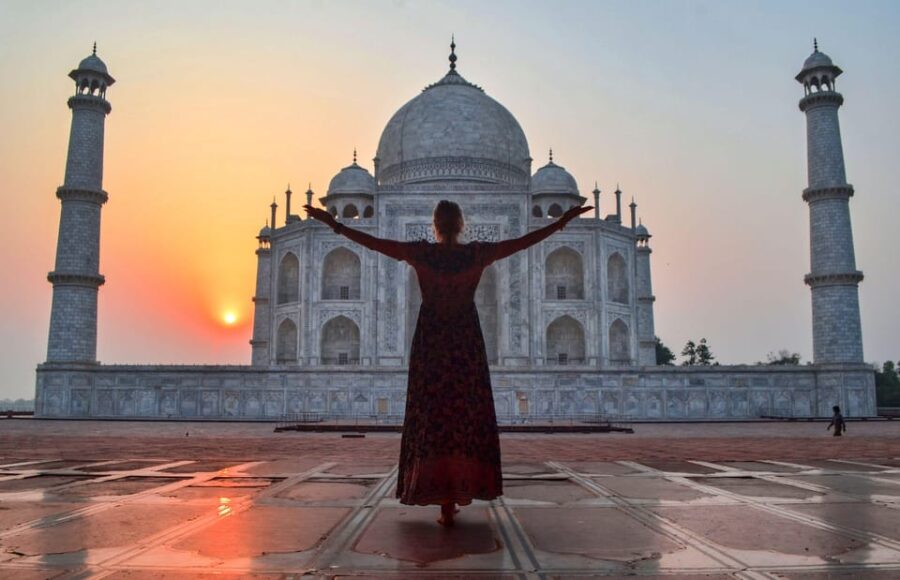 From Delhi: Taj Mahal & Agra Private Day Trip With Transfers