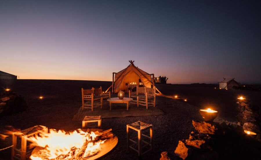 From Marrakech: Dinner, Music, & Fire Show in Agafay Desert