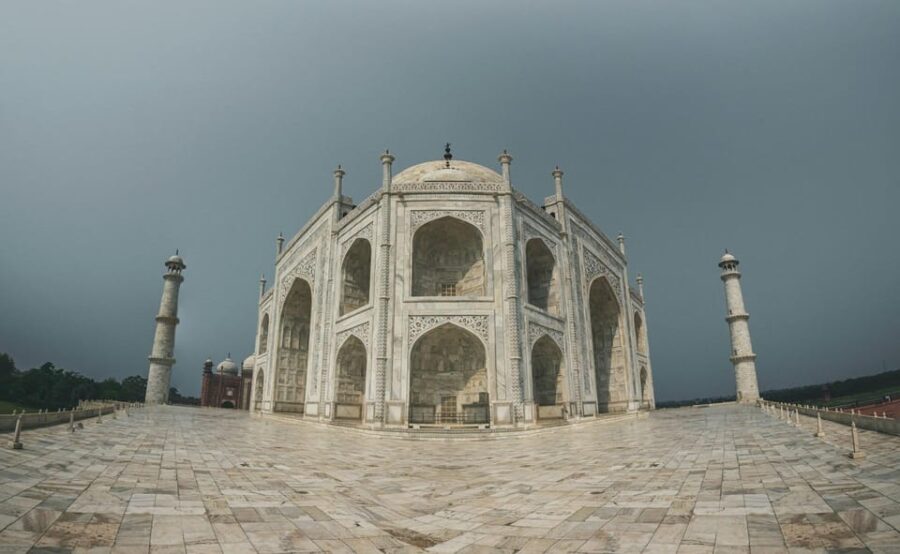 From New Delhi: Taj Mahal and Agra Fort Day Trip by Car