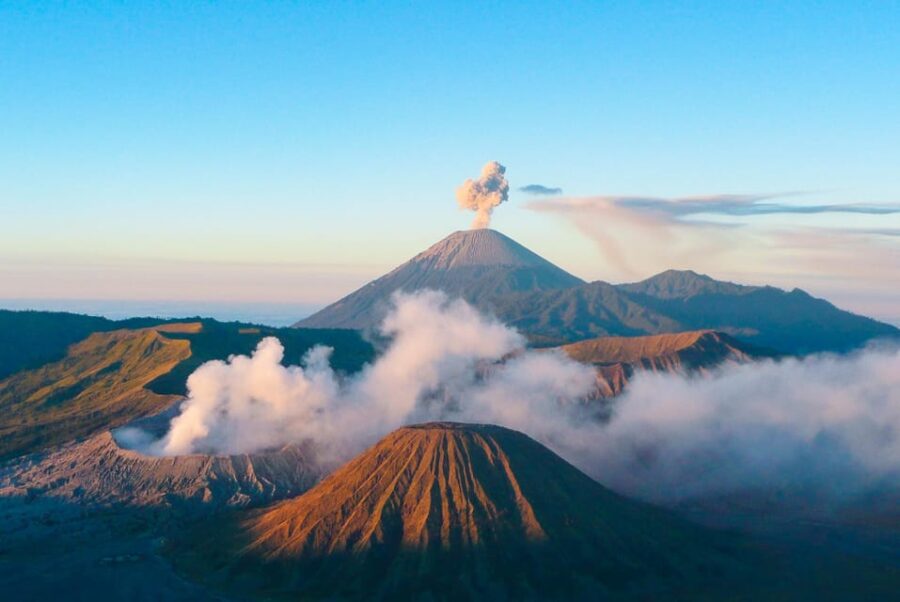 From Probolinggo: 1-Day Mount Bromo Sunrise Trip & Breakfast
