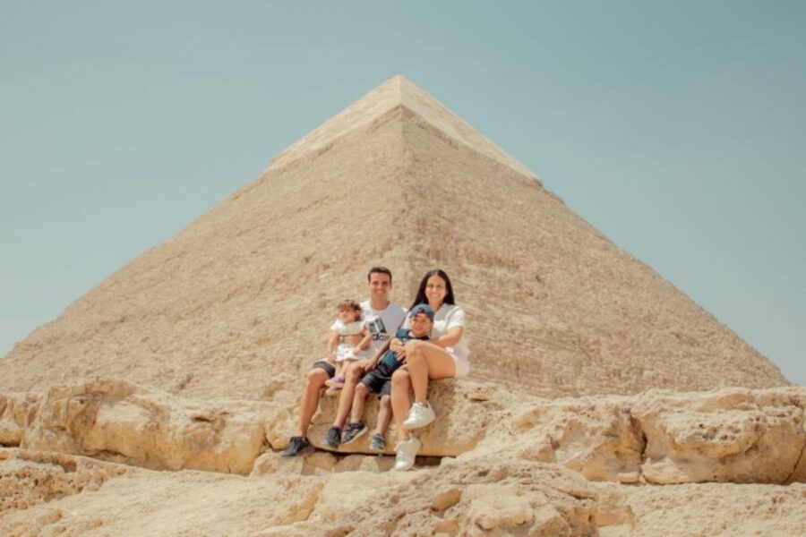From Safaga/Soma Bay: Pyramids & Egyptian Museum Day Tour