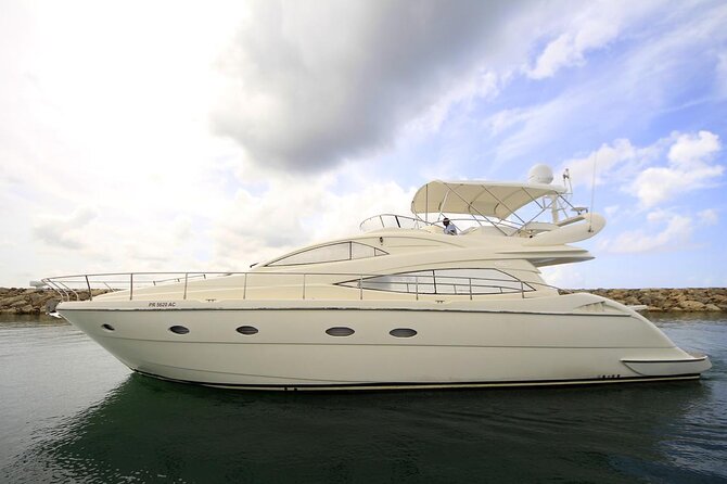 Full-Day Private Yacht Cruise in Saona Island With Lunch