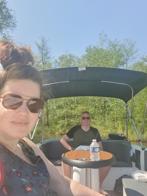Giethoorn: Private Boat Tour With Free Drinks