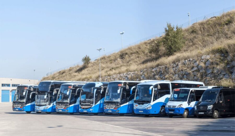 Girona: Girona Airport Bus Transfer From/To Barcelona Center