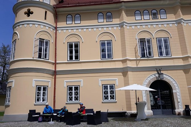 Guided Castle Bike Tour in Klagenfurt Am Wörthersee