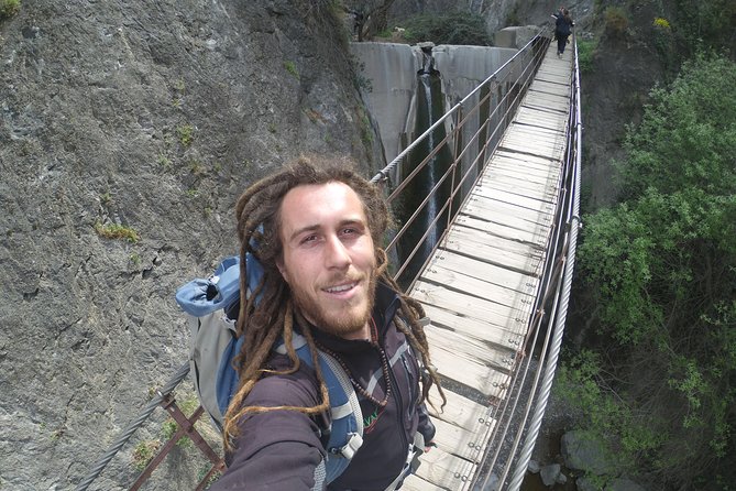 Guided Tour: Hanging Bridges Los Cahorros (S.N.)
